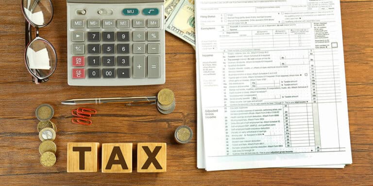 How to Use a Weekly Tax Table for Your Business